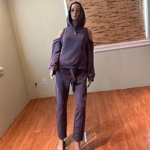 Akira Heavy Cotton 2 Piece Sweatpants And Matching Cold Shoulder Sweatshirt XL